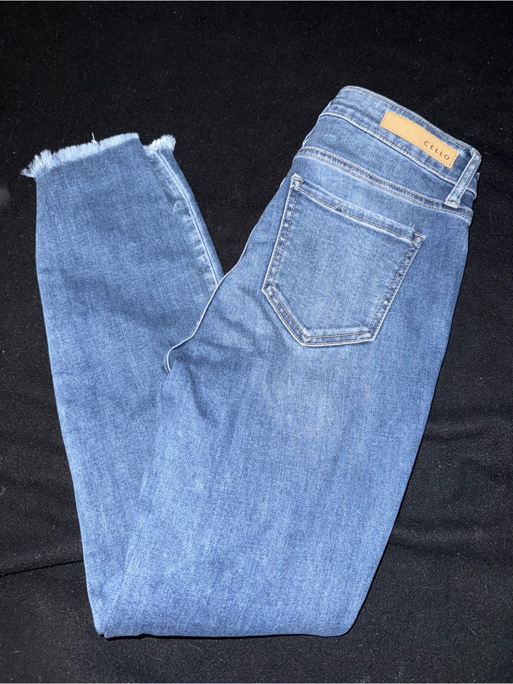 CELLO Women's Light Blue Skinny Jeans with Frayed Hem